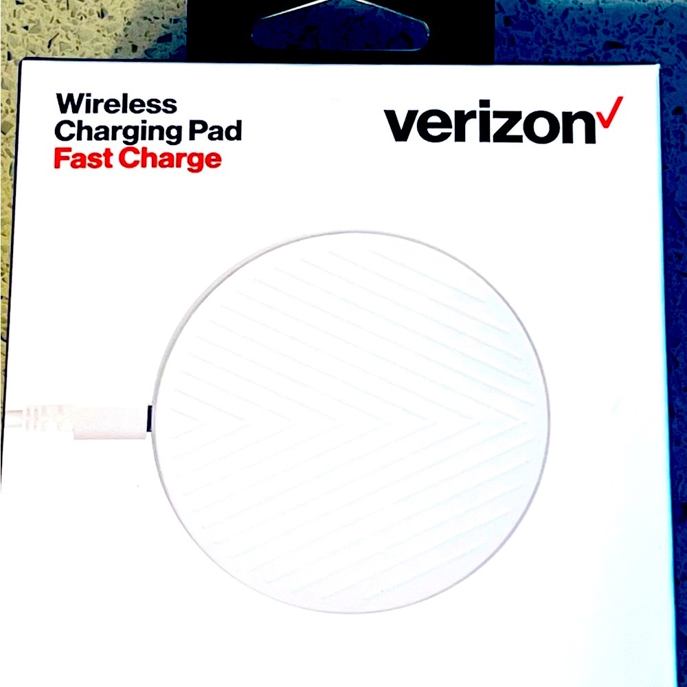 Verizon FAST Wireless Charging Pad for iPhone Samsung Google Devices